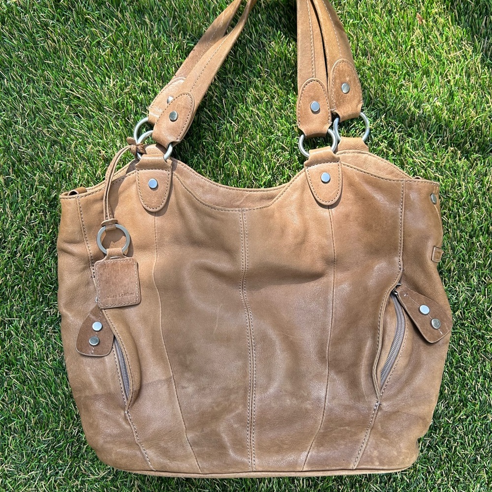 Ellington Tan Leather Shoulder Bag
